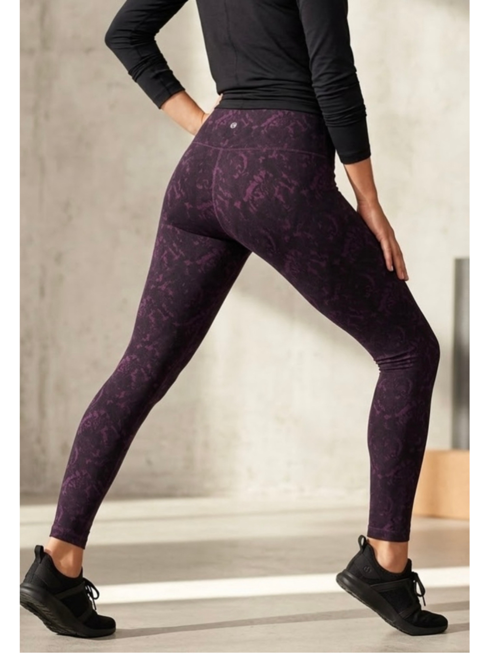 Lululemon Wunder Under Purple Black Damask Floral Mid-Rise Leggings SZ 10 EUC